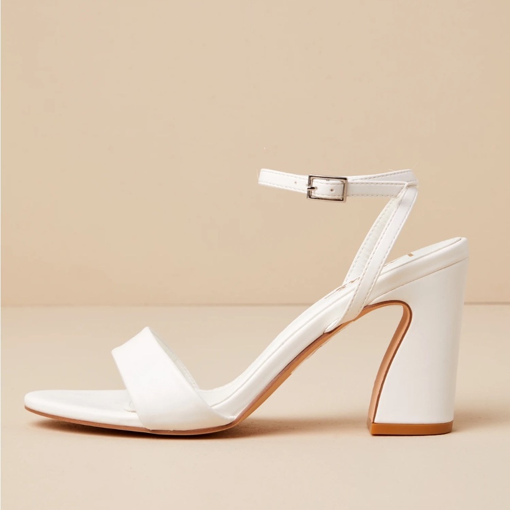 Lulu’s size 8 white heels